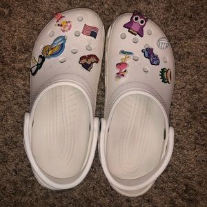 White Crocs w/ Jibbits